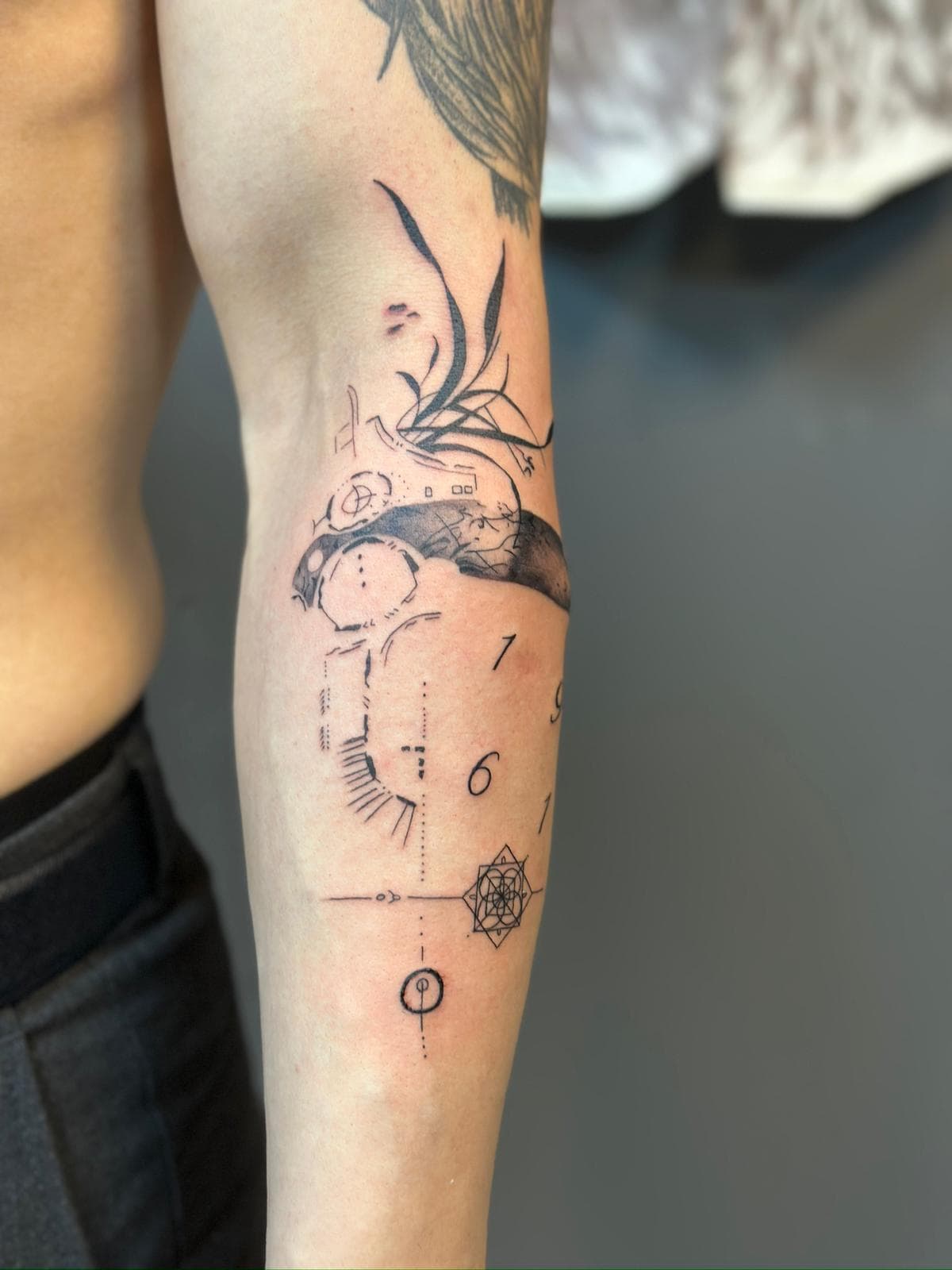 Renkli dövme uygulaması, canlı pigmentler — Ersin Tattoo Bakırköy